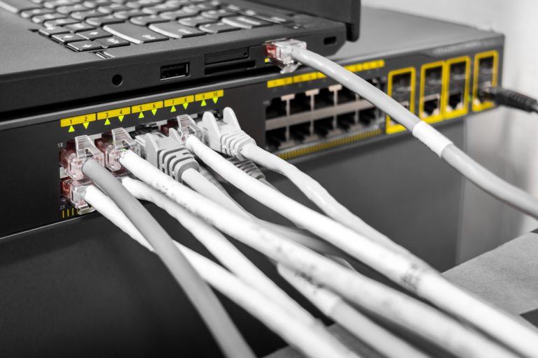 Post Reseau Switch Switch PoE & réseaux Ethernet : Quel modèle pour vos ports IP